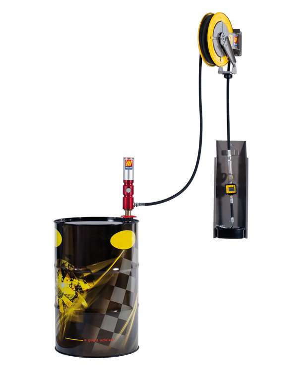 Paineilmatoiminen öljynsiirto yksikkö seinäkiinniteisellä kelalla 180 - 220 L astaille pumppaus suhde 3 : 1 30L/min
